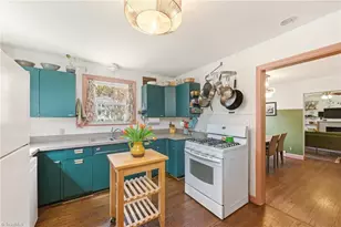 2328 Lyndhurst Ave, Winston-Salem, NC 27103 - Photo 7