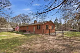 1024 Country Ln, Winston-Salem, NC 27107 - Photo 31