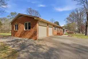 1024 Country Ln, Winston-Salem, NC 27107 - Photo 33