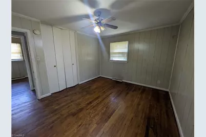 4004 Wooddale Lane, Greensboro, NC 27405 - Photo 5