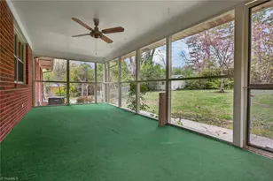 113 Green Valley Rd, Greensboro, NC 27408 - Photo 11