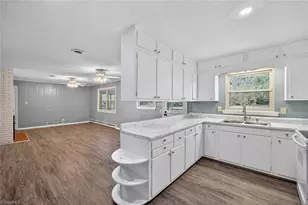 113 Green Valley Rd, Greensboro, NC 27408 - Photo 25