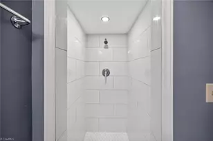 113 Green Valley Rd, Greensboro, NC 27408 - Photo 27