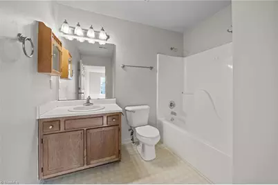 15 Meadowood Glen Way #C, Greensboro, NC 27409 - Photo 17