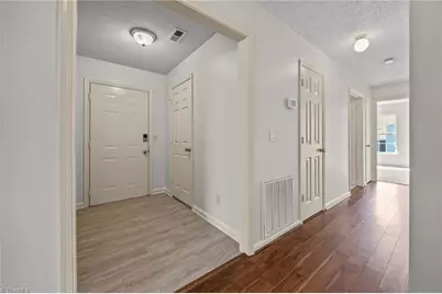 15 Meadowood Glen Way #C, Greensboro, NC 27409 - Photo 3