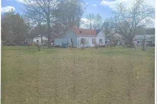 138 Lewis St, Liberty, NC 27298 - Photo 1