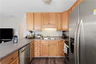 200 Rodelia St, Thomasville, NC 27360 - Photo 9