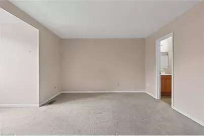 2733 Cottage Place, Greensboro, NC 27455 - Photo 15