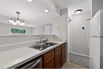 2733 Cottage Place, Greensboro, NC 27455 - Photo 5