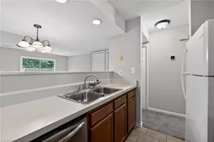 2733 Cottage Pl, Greensboro, NC 27455 - Photo 5