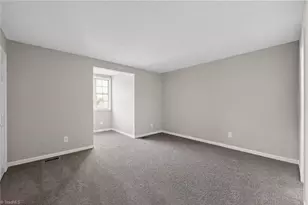 2733 Cottage Pl, Greensboro, NC 27455 - Photo 13