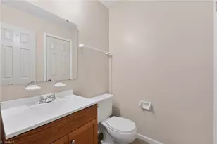 2733 Cottage Pl, Greensboro, NC 27455 - Photo 21