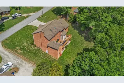 2173 Hawthorne Lane, Wilkesboro, NC 28697 - Photo 5