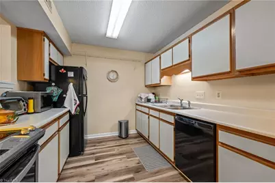 5523 Hornaday Road #D, Greensboro, NC 27409 - Photo 11