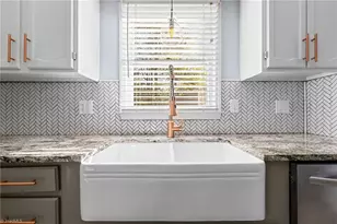 1100 Century Park Ave, Kernersville, NC 27284 - Photo 17