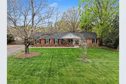 4401 Brookhaven Drive, Greensboro, NC 27406 - Photo 11