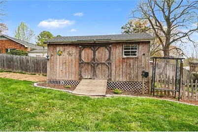 4401 Brookhaven Drive, Greensboro, NC 27406 - Photo 29