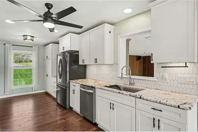 4401 Brookhaven Drive, Greensboro, NC 27406 - Photo 9