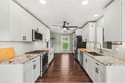 4401 Brookhaven Drive, Greensboro, NC 27406 - Photo 7