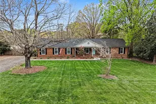 4401 Brookhaven Dr, Greensboro, NC 27406 - Photo 3
