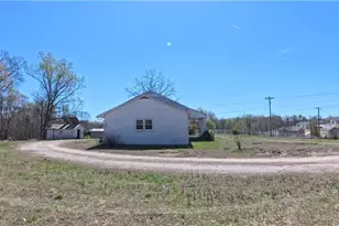 541 Wallburg-High Point Rd, High Point, NC 27265 - Photo 17