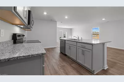 120 Beechwood Circle, Thomasville, NC 27360 - Photo 9