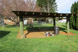 4236 Robertson Dr, Winston-Salem, NC 27101 - Photo 5