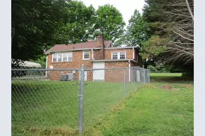 4236 Robertson Drive, Winston-Salem, NC 27101 - Photo 3