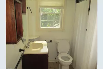 4236 Robertson Drive, Winston-Salem, NC 27101 - Photo 9