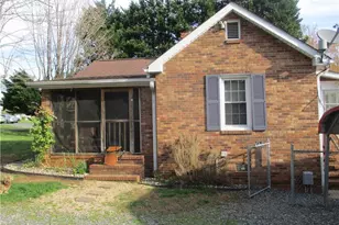 4236 Robertson Dr, Winston-Salem, NC 27101 - Photo 3