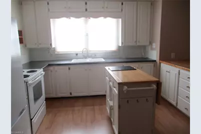 4236 Robertson Drive, Winston-Salem, NC 27101 - Photo 15