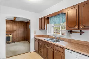 4017 Wexford Dr, Greensboro, NC 27406 - Photo 17