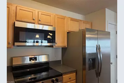 2600 Pennoak Way #H, Greensboro, NC 27407 - Photo 9