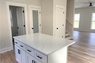 14 W Colonial Dr, Thomasville, NC 27360 - Photo 9