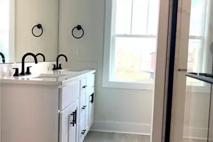 14 W Colonial Dr, Thomasville, NC 27360 - Photo 13