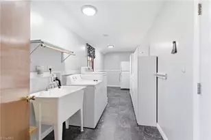 519 Riverside Dr, Burlington, NC 27215 - Photo 23