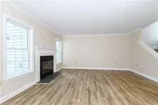 10 Apple Tree Ln, Greensboro, NC 27455 - Photo 3