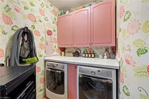 37 Creswell Ct, Greensboro, NC 27407 - Photo 15