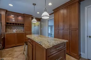 1229 Onslow Dr, Greensboro, NC 27408 - Photo 9