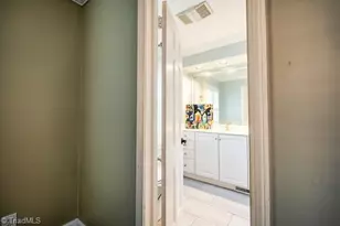 1229 Onslow Dr, Greensboro, NC 27408 - Photo 21