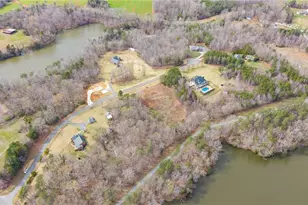 3229 Labrador Dr, Mebane, NC 27302 - Photo 5