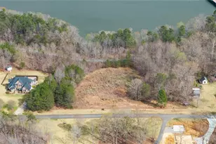 3229 Labrador Dr, Mebane, NC 27302 - Photo 11