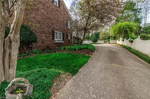 3610 Redfield Dr, Greensboro, NC 27410 - Photo 3