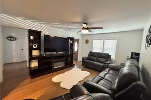 490 Oakland Dr, Elkin, NC 28621 - Photo 5