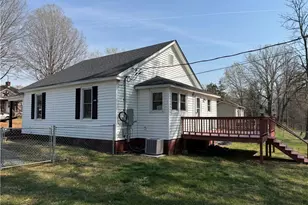 715 Shedd St, Eden, NC 27288 - Photo 9