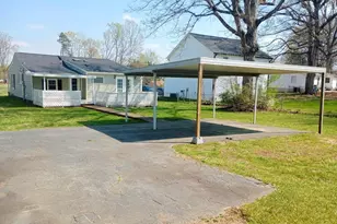 1825 Glenside Dr, Greensboro, NC 27405 - Photo 11