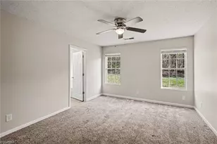 1104 Highstone Dr, Greensboro, NC 27406 - Photo 9