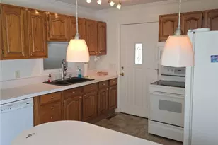 122 Northview Dr, Pilot Mountain, NC 27041 - Photo 9