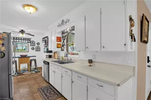 11 Swaim Dr, Thomasville, NC 27360 - Photo 9