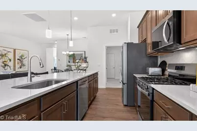 307 Sefton Drive, Jamestown, NC 27282 - Photo 7